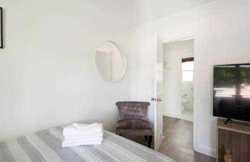 Edgewater Apartamento | B07 5 min from beach studio