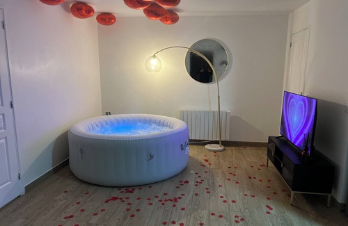 Bondy Apartamento | B15 Jacuzzi 5 Étoile par Villa Dengous
