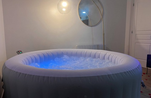 Bondy Apartamento | B15 Jacuzzi 5 Étoile par Villa Dengous