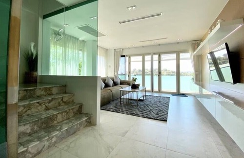 Talat Yai Villa | Baan Jayden Duplex Seaview Villa