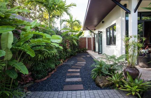 Krabi Villa | Baan Pinya Cosy One Bedroom Executive Bungalow