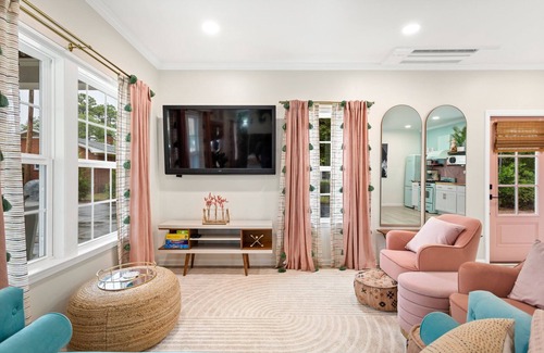 Wilmington Cabaña | Babe Cave! Midtown Wilmington