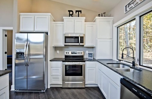 Bella Vista Cabina | Back 40 ENTRANCE in backyard! 15 minutes to entertainment.