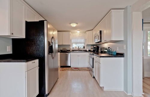 Back Cove Apartamento | Back Cove - Large Sunny 2 Bedroom Condo