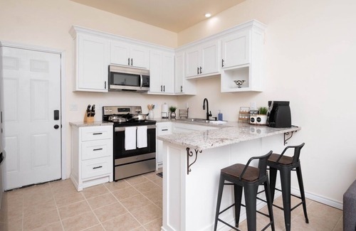 Amarillo Casa | Back house Oasis: Quiet & Roomy