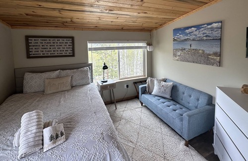 Hartsel Cabaña | Backcountry Mountain Cottage. Pet friendly
