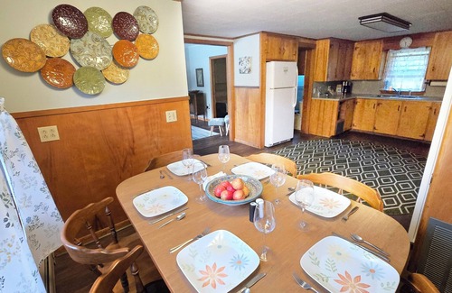 Corinth Casa | Backyard Bliss Near Bangor Concerts, Hiking, Trails. Pasture for Horses!