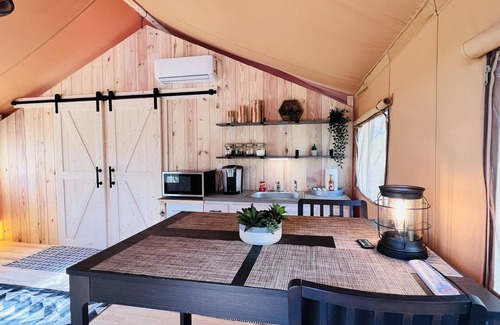 Punta Gorda Alquiler De RV | Backyard glamping with hot tub