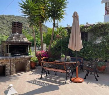 Toroni Casa | Backyard houses