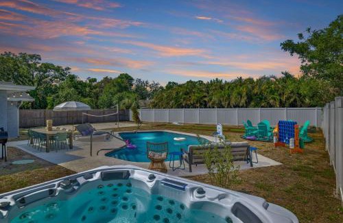 Seminole Casa | Backyard Oasis w Sand Volleyball Mins to Beach
