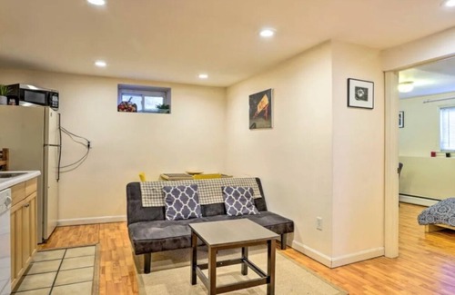 Newton Corner Condominio | ★ Patio trasero ★ Caminar y cerrar por todas partes ★ 1BR ★ Cómodo ★ Acogedor ★ Apartamento completo