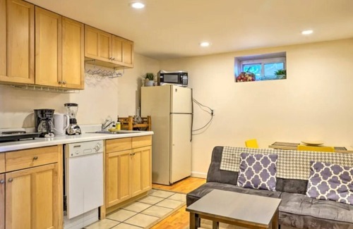 Newton Corner Condominio | ★ Patio trasero ★ Caminar y cerrar por todas partes ★ 1BR ★ Cómodo ★ Acogedor ★ Apartamento completo