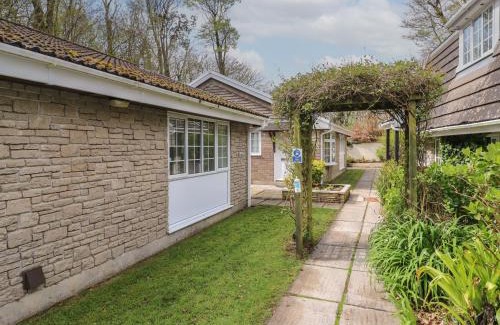 Looe Casa | Badger Sett in Granite Henge near Looe
