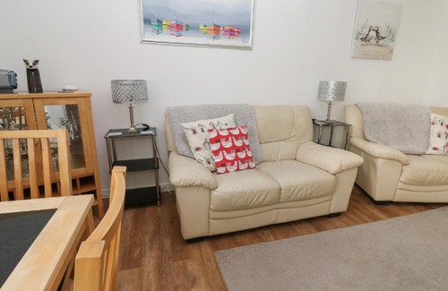 Looe Casa | Badger Sett in Granite Henge near Looe