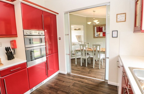 Tunstall Cabaña | BADGERS RETREAT, pet friendly, with a garden in Hipswell