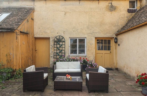 Badminton Casa | BADMINTON FARM COTTAGE, family friendly in Acton Turville