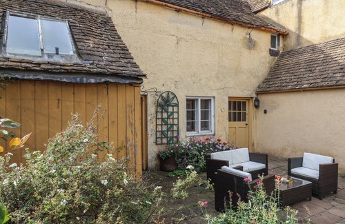Badminton Casa | BADMINTON FARM COTTAGE, family friendly in Acton Turville