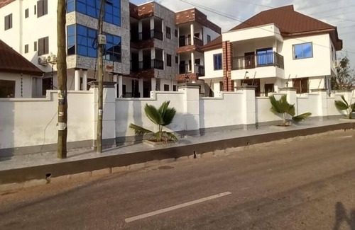 Kumasi Apartamento | BAFFOUR APARTMENTS