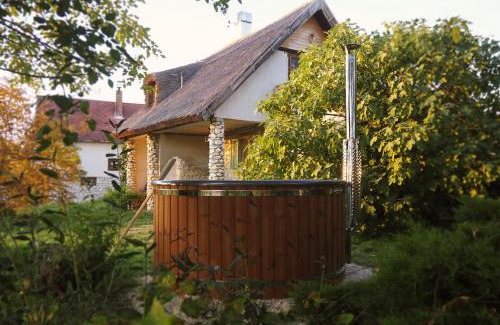 Sumeg Casa | Baglyashegy Vendégház dézsafürdővel