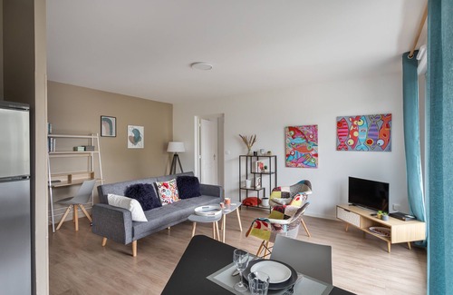 Francisco-Ferrer - Vern Apartamento | Bahibé - Appartement 1 chambre avec balcon et parking, au calme, proche gare