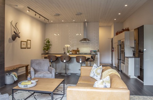 Nelson Condominio | Baker Street Central - Balcón con increíble vista a la calle