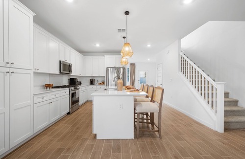 Greenacres Casa | Bakersfield New NW Home – Fully Furnished & Ready. Upscale + Kitchen Amenities