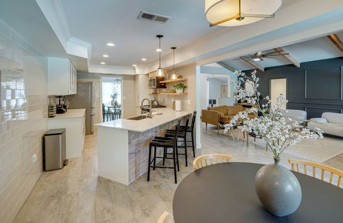 Greenacres Casa | Bakersfield Oasis: Private Pool, Hot Tub & Patio!