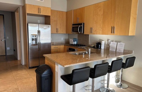 Downtown Las Vegas Condominio | Balcony Luxury High Rise Downtown Fremont Casinos