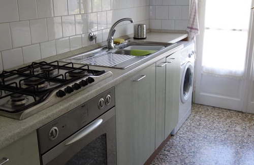 Ospedaletti Apartamento | Balcón del Moro, con vistamare. Cerca de playa, bares y tiendas. 5 positiletto.