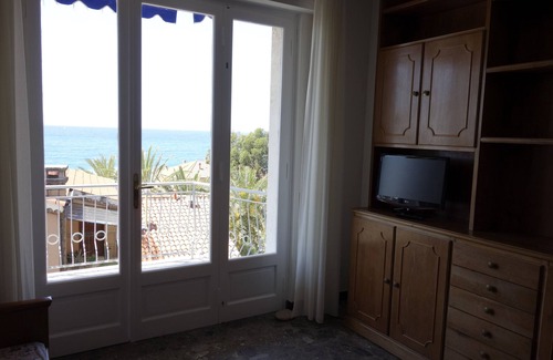 Ospedaletti Apartamento | Balcón del Moro, con vistamare. Cerca de playa, bares y tiendas. 5 positiletto.