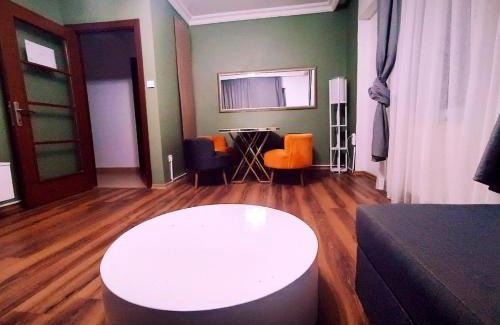 Pendik Apartamento | Balcony , Pool, In Nature