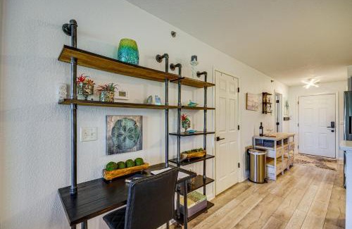 Osage Beach Apartamento | Balcony with Marina Views Lake Ozark Hideaway!