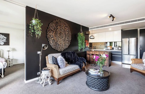 Camperdown Apartamento | Balinese Charm meets Resort Living in Inner Sydney