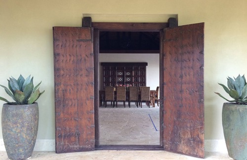 Hatillo Villa | Villa en la cima de la montaña balinesa con 100 millas de vistas despejadas del Océano Pacífico.