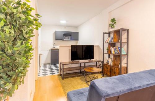 Bad Duerrenberg Apartamento | Balkon, 4k TV, Kaffee, Netflix