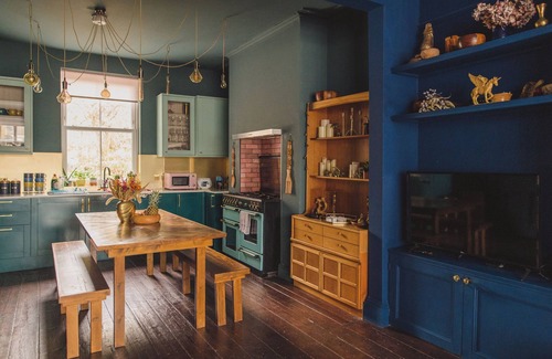 Margate Cabaña | BALLARAT HOUSE, pet friendly, character holiday cottage in Margate