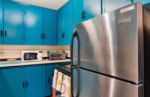 Old Ballard Casa | Ballard Birdhouse - 93 Walking Score/Garage/AC