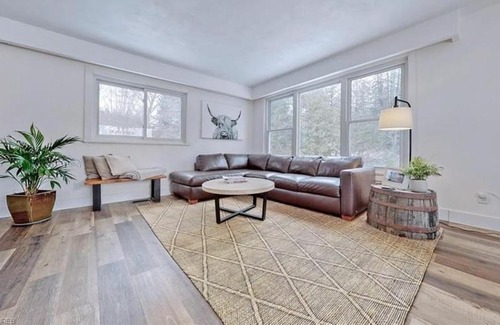 Kawartha Lakes Villa | Balsam Lake Cottage