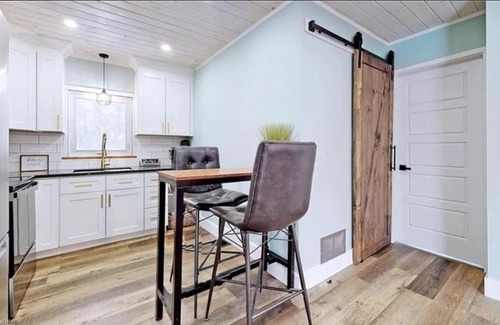 Kawartha Lakes Villa | Balsam Lake Cottage