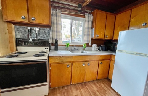 Kawartha Lakes Cabaña | Balsam Lake Villa Cottages: 3-Bedroom Cottage #10