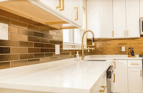 Downtown Baltimore Casa | Baltimore Cozy & Renovated Townhome, Oriole Park /Ravens/Casino + Free Parking