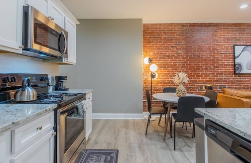 Downtown Baltimore Apartamento | Baltimore's Home Away From Home 2 Bedroom Apts by Redawning