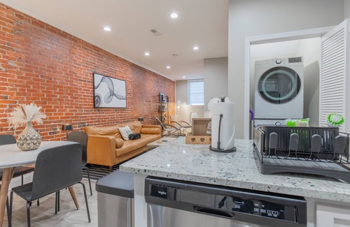 Downtown Baltimore Apartamento | Baltimore's Home Away From Home 2 Bedroom Apts by Redawning