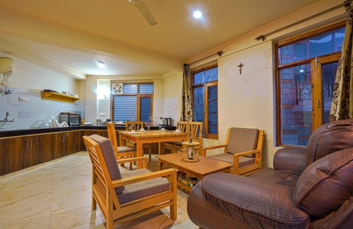 Aleo Cabaña | Balvenie 2BHK - A Mountain View cottage 5 minute away from Mall Road