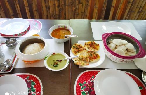 Vazhayil Complejo | Bamboo Creak