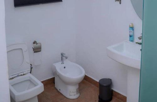 Surulere Apartamento | Bamgbose Apartments - Sleeps 2 - Balcony - Parking