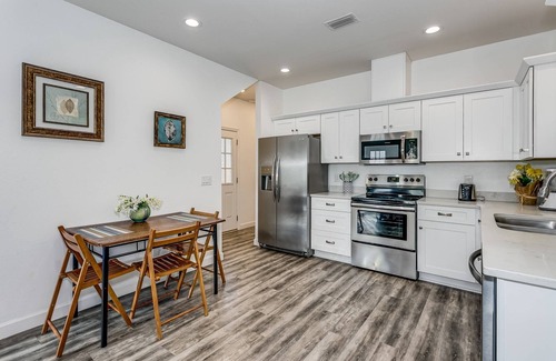 South Pensacola Casa | Banana Cream Pie - Beach, Family Park, Downtown Pensacola. Perfect location!