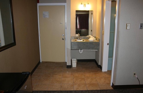 Bangor Hotel | Bangor Inn & Suites