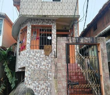 Darjeeling Cama Y Desayuno | Banjaara Backpackers- Room & Beds