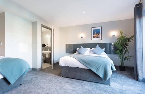 Belfast Central District Hotel | Bank Square Town House